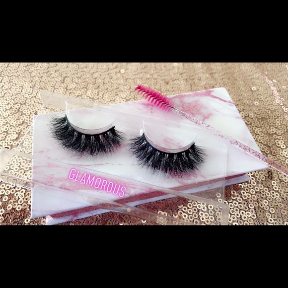 Lashes - Picture 3 of 7